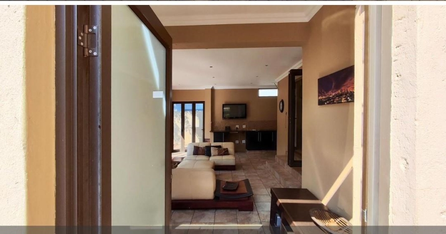 3 Bedroom Property for Sale in Greenstone Hill Gauteng