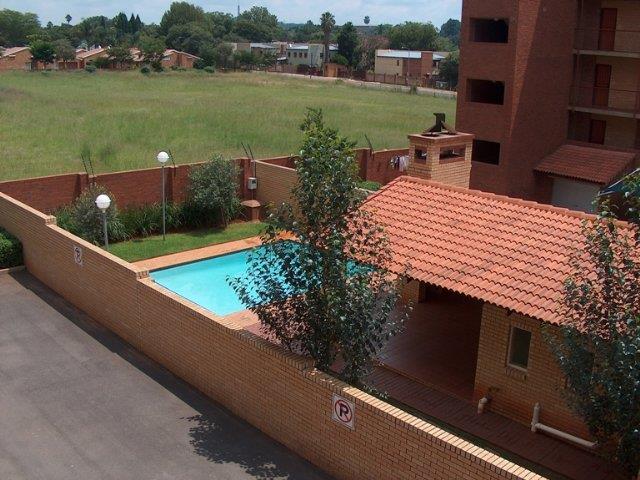 2 Bedroom Property for Sale in Die Wilgers Gauteng