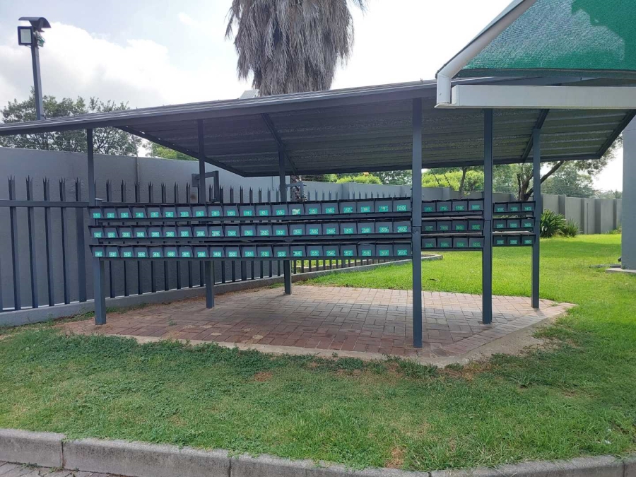 2 Bedroom Property for Sale in Ridgeway Gauteng