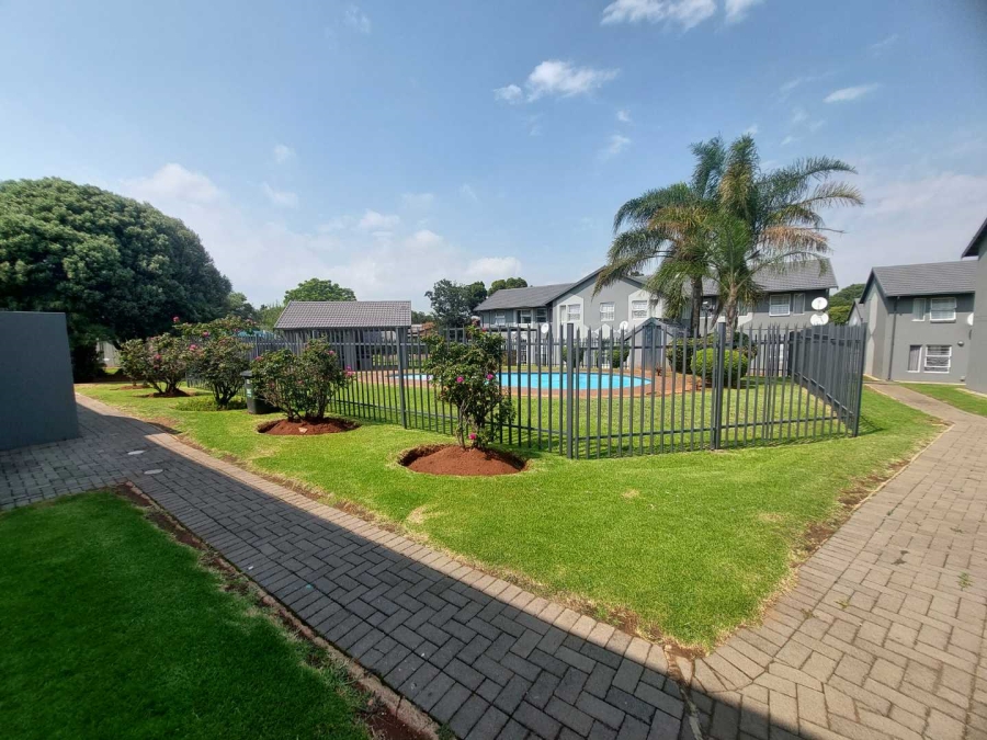 2 Bedroom Property for Sale in Ridgeway Gauteng