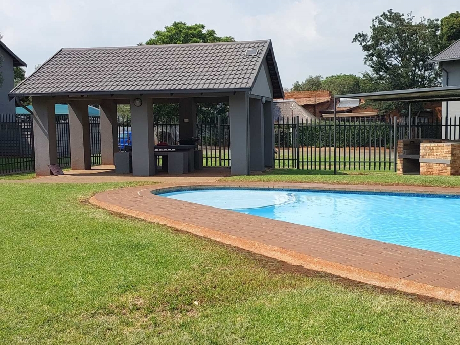 2 Bedroom Property for Sale in Ridgeway Gauteng