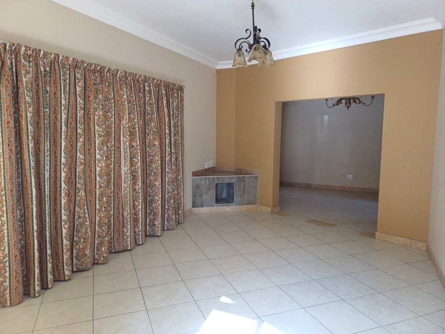 5 Bedroom Property for Sale in South Crest Gauteng