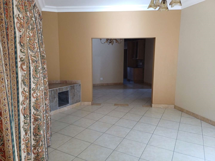 5 Bedroom Property for Sale in South Crest Gauteng