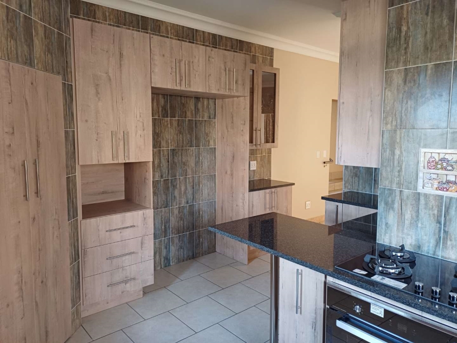 5 Bedroom Property for Sale in South Crest Gauteng