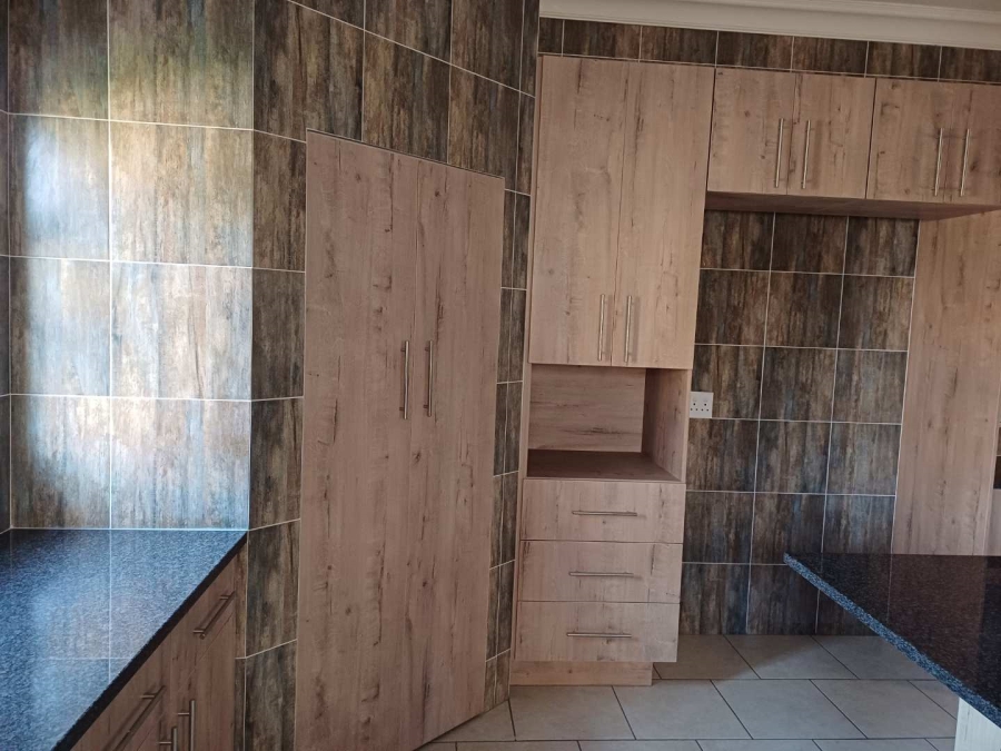 5 Bedroom Property for Sale in South Crest Gauteng