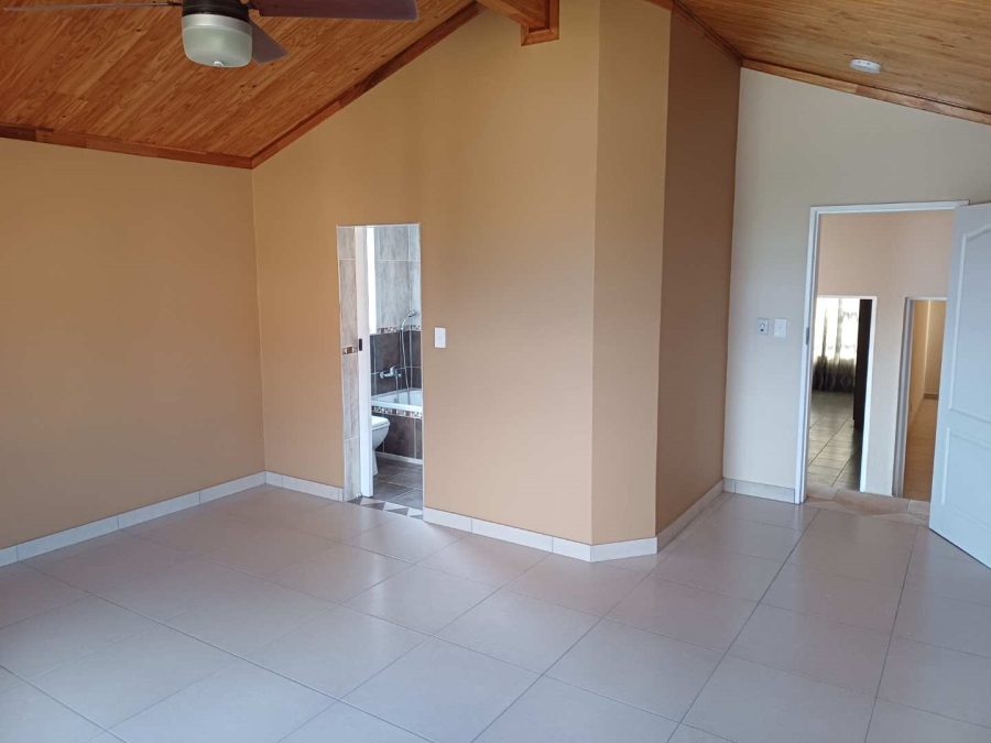 5 Bedroom Property for Sale in South Crest Gauteng