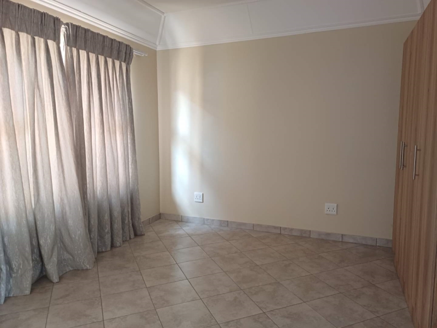 5 Bedroom Property for Sale in South Crest Gauteng