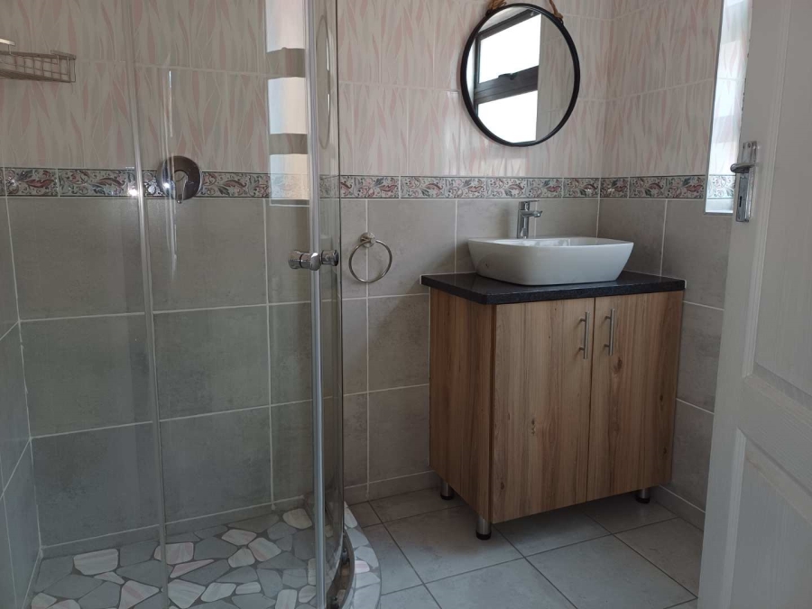 5 Bedroom Property for Sale in South Crest Gauteng