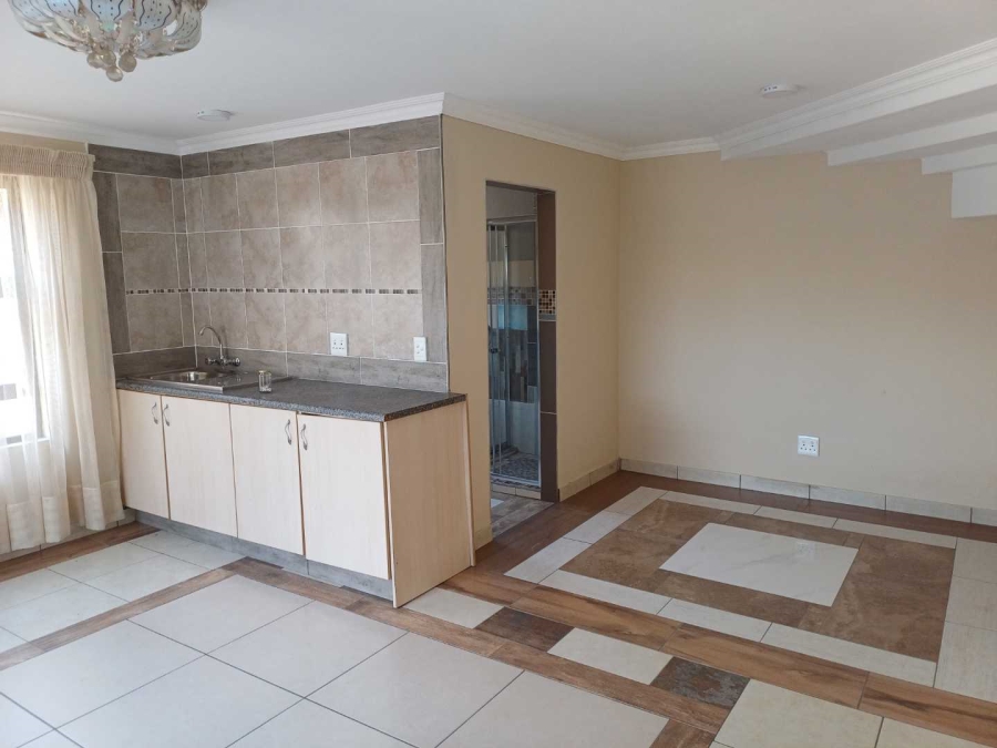 5 Bedroom Property for Sale in South Crest Gauteng