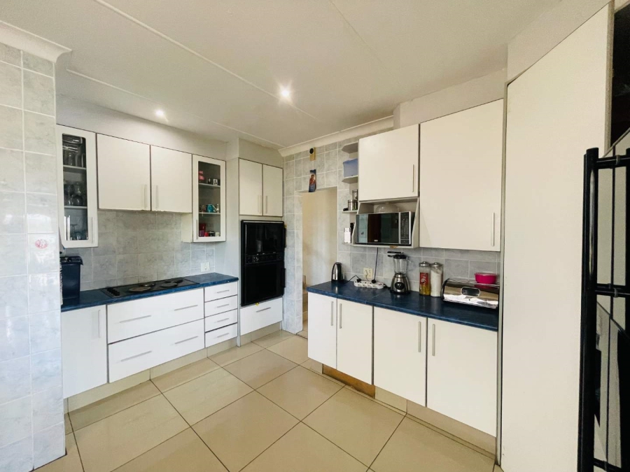 4 Bedroom Property for Sale in Gillview Gauteng