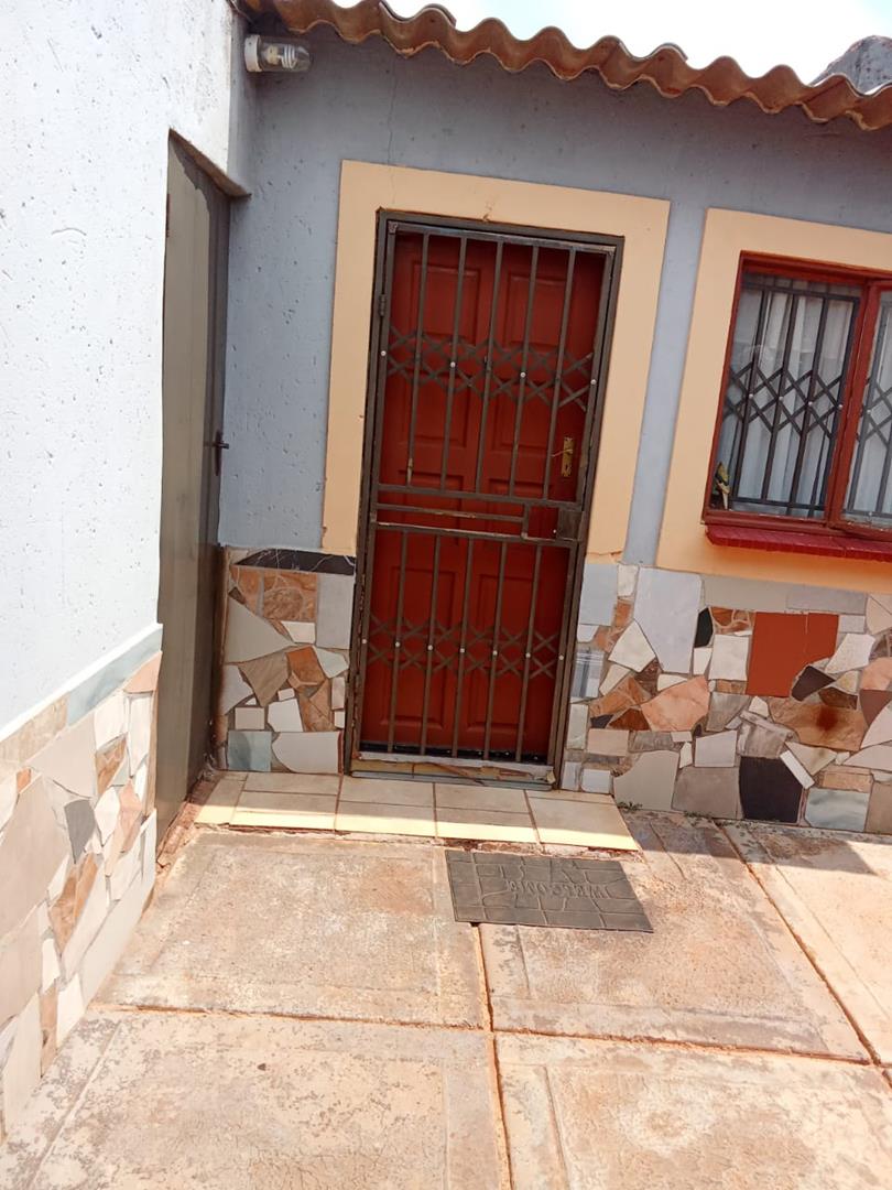 2 Bedroom Property for Sale in Bram Fischerville Gauteng