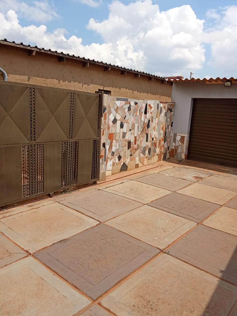 2 Bedroom Property for Sale in Bram Fischerville Gauteng