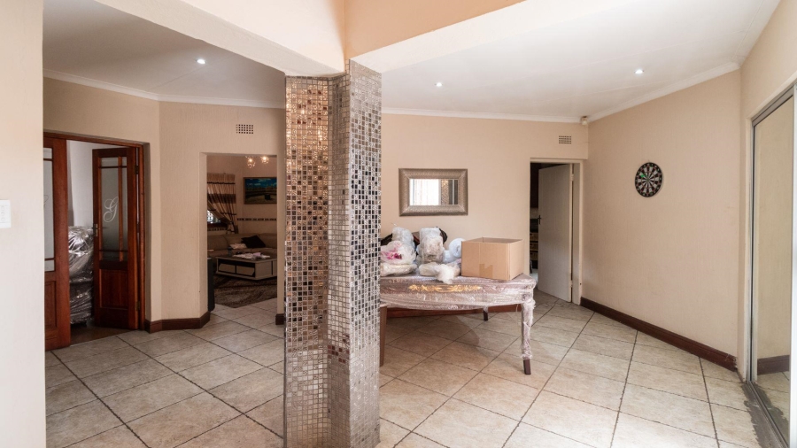 3 Bedroom Property for Sale in Lakefield Gauteng