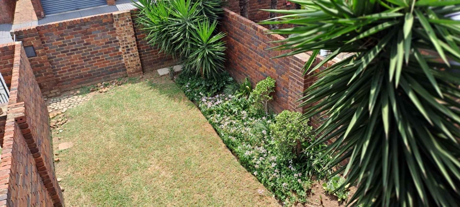 3 Bedroom Property for Sale in Brackenhurst Gauteng