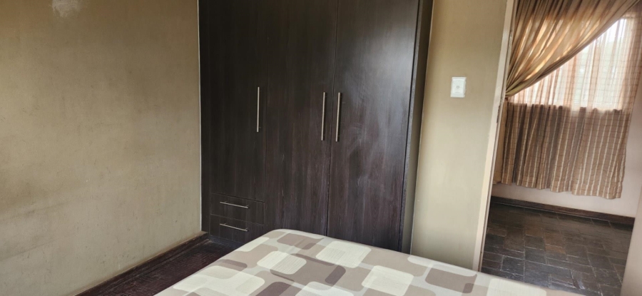 5 Bedroom Property for Sale in Linmeyer Gauteng