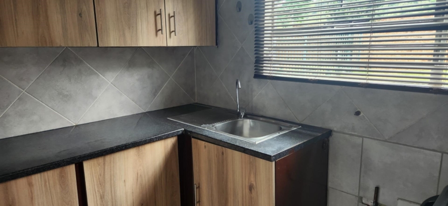 2 Bedroom Property for Sale in Linmeyer Gauteng