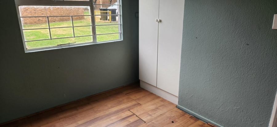 2 Bedroom Property for Sale in Linmeyer Gauteng