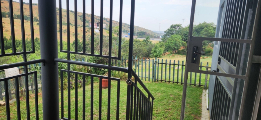 2 Bedroom Property for Sale in Linmeyer Gauteng