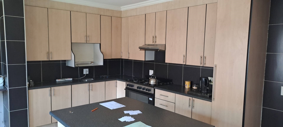 3 Bedroom Property for Sale in Brackendowns Gauteng