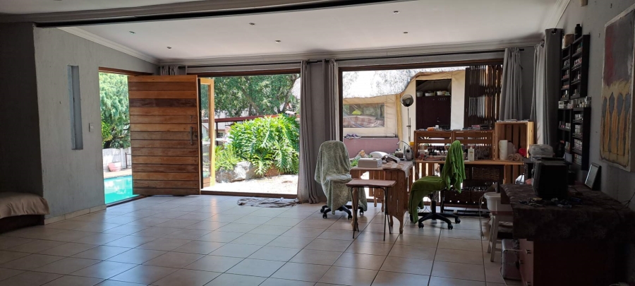 3 Bedroom Property for Sale in Brackendowns Gauteng