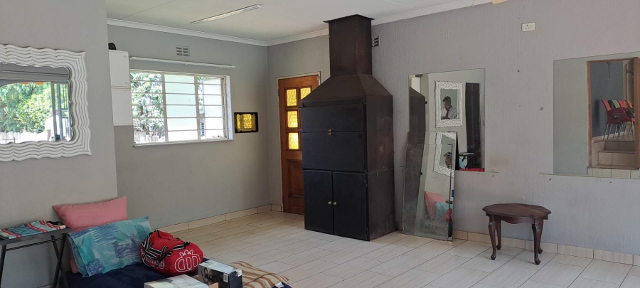 3 Bedroom Property for Sale in Brackendowns Gauteng