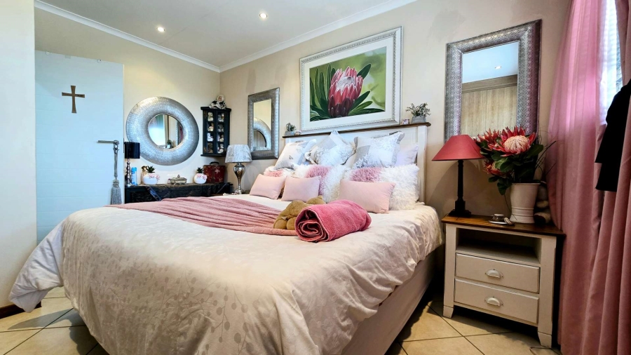 4 Bedroom Property for Sale in Mooikloof Ridge Gauteng