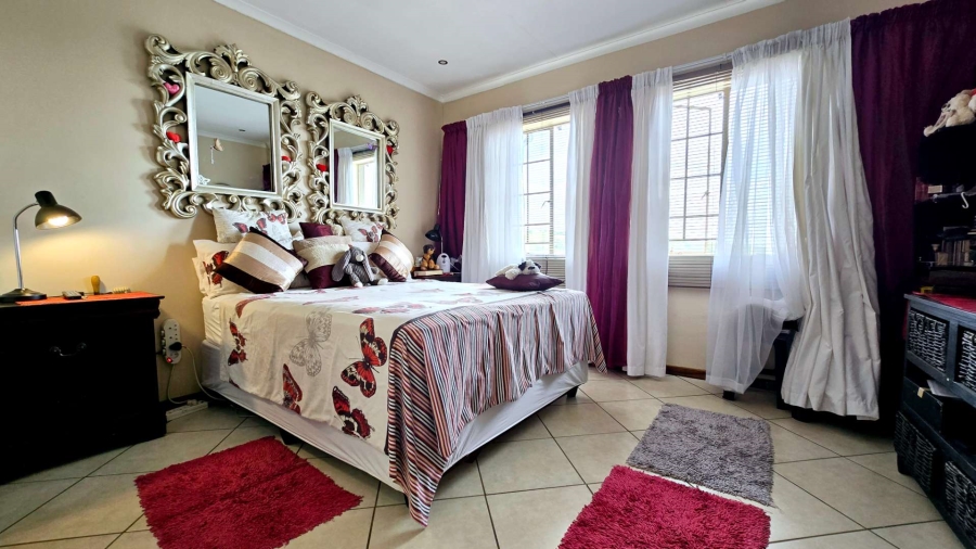 4 Bedroom Property for Sale in Mooikloof Ridge Gauteng