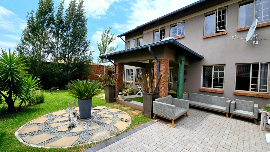 4 Bedroom Property for Sale in Mooikloof Ridge Gauteng