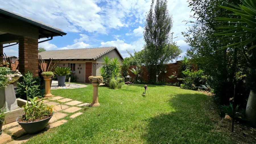 4 Bedroom Property for Sale in Mooikloof Ridge Gauteng