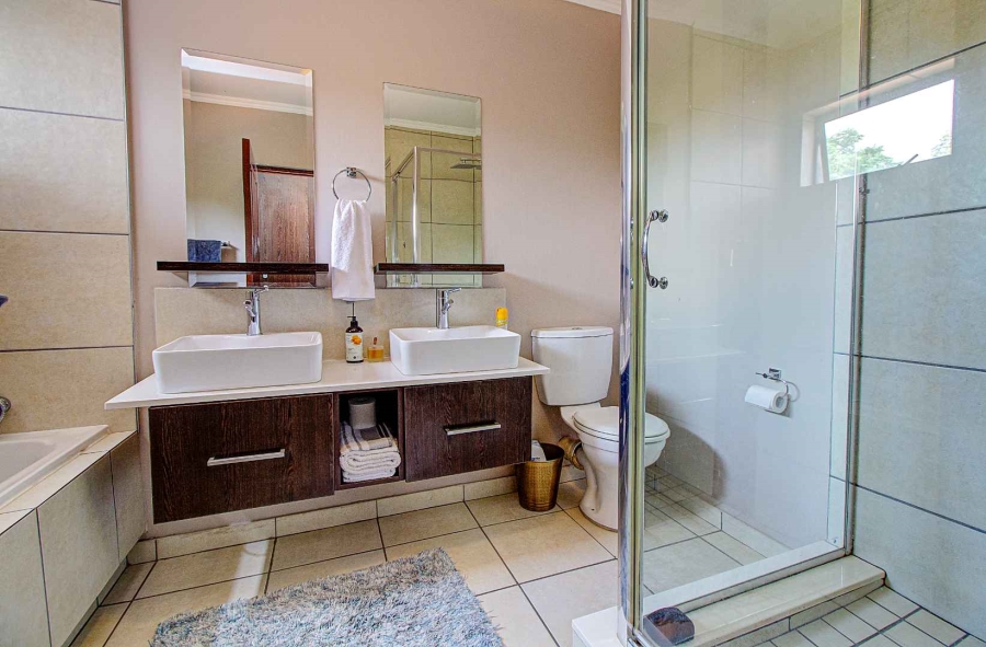 3 Bedroom Property for Sale in Sonneglans Gauteng