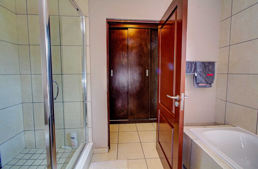 3 Bedroom Property for Sale in Sonneglans Gauteng