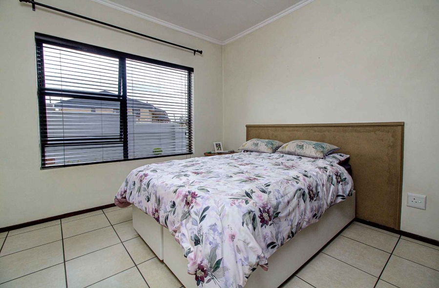 3 Bedroom Property for Sale in Sonneglans Gauteng