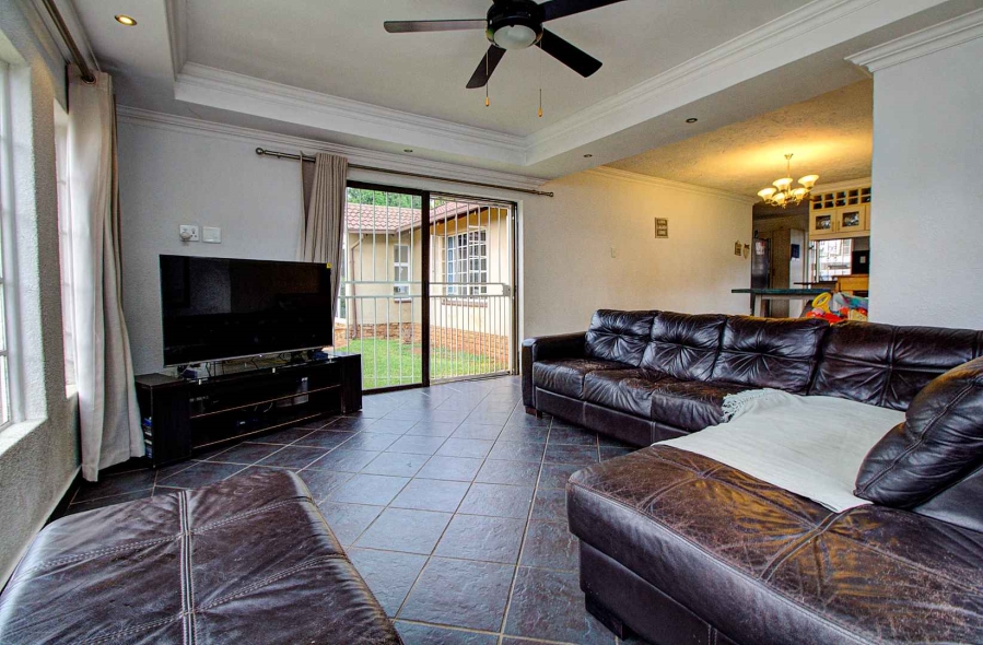 5 Bedroom Property for Sale in Strubensvallei Gauteng