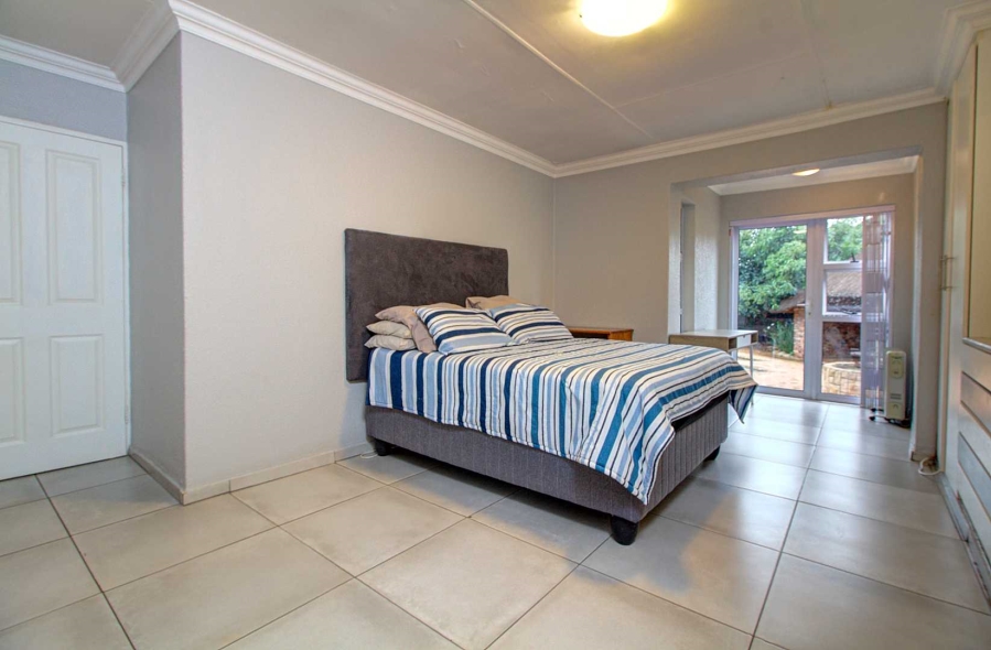 5 Bedroom Property for Sale in Strubensvallei Gauteng