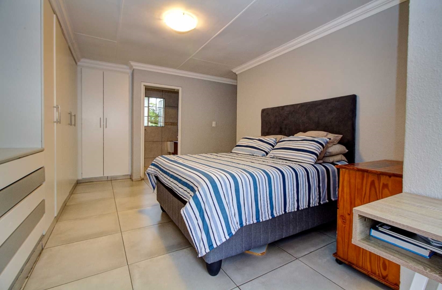 5 Bedroom Property for Sale in Strubensvallei Gauteng