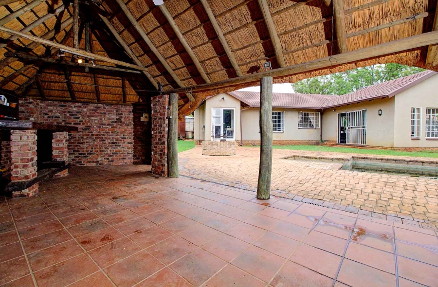 5 Bedroom Property for Sale in Strubensvallei Gauteng