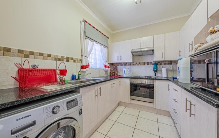 2 Bedroom Property for Sale in Olivedale Gauteng