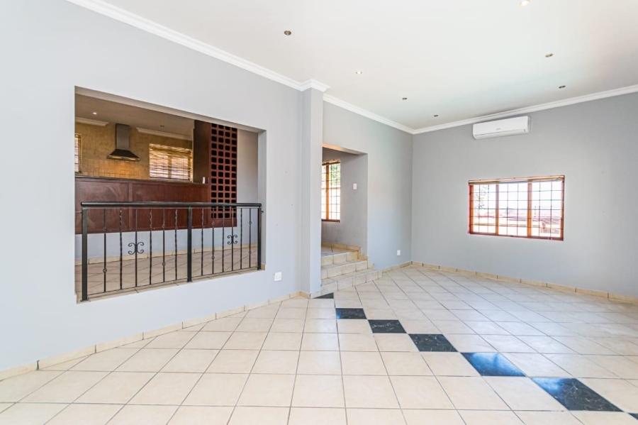 To Let 3 Bedroom Property for Rent in Mulbarton Gauteng