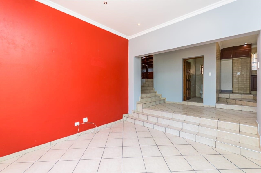 To Let 3 Bedroom Property for Rent in Mulbarton Gauteng