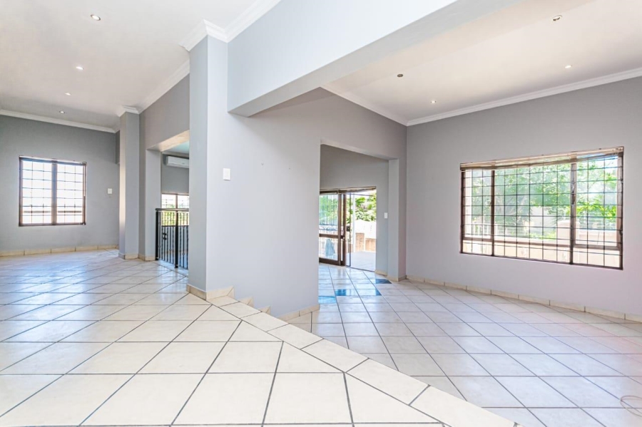 To Let 3 Bedroom Property for Rent in Mulbarton Gauteng