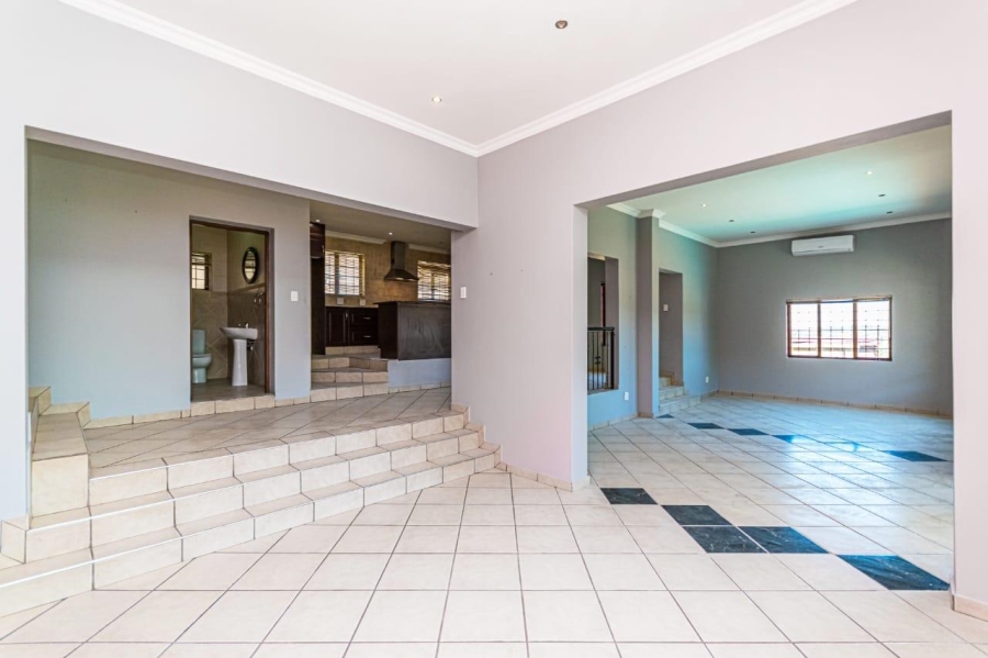 To Let 3 Bedroom Property for Rent in Mulbarton Gauteng