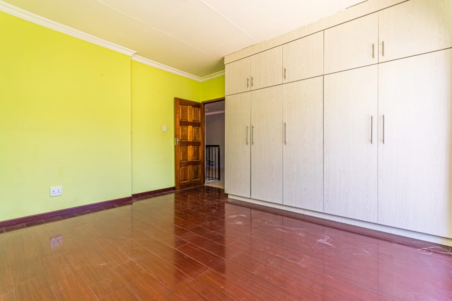 To Let 3 Bedroom Property for Rent in Mulbarton Gauteng