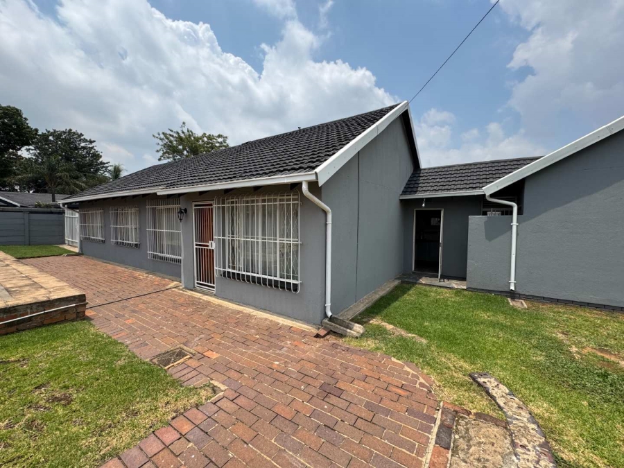 3 Bedroom Property for Sale in Verwoerdpark Gauteng