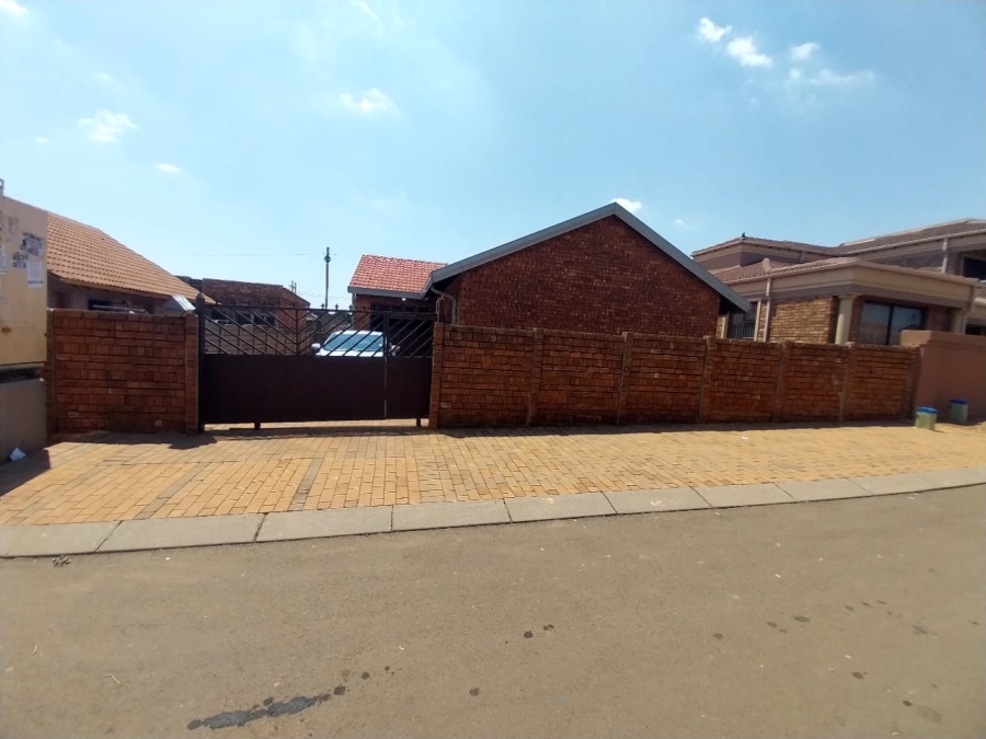 4 Bedroom Property for Sale in Maokeng Gauteng