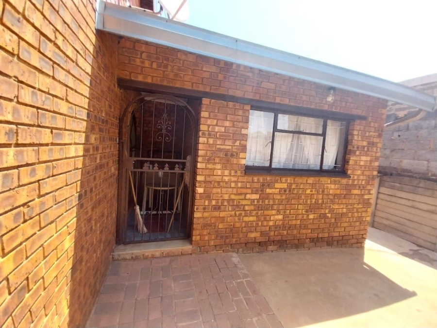 4 Bedroom Property for Sale in Maokeng Gauteng