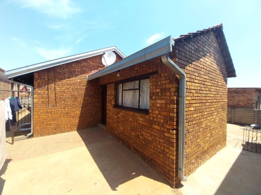 4 Bedroom Property for Sale in Maokeng Gauteng