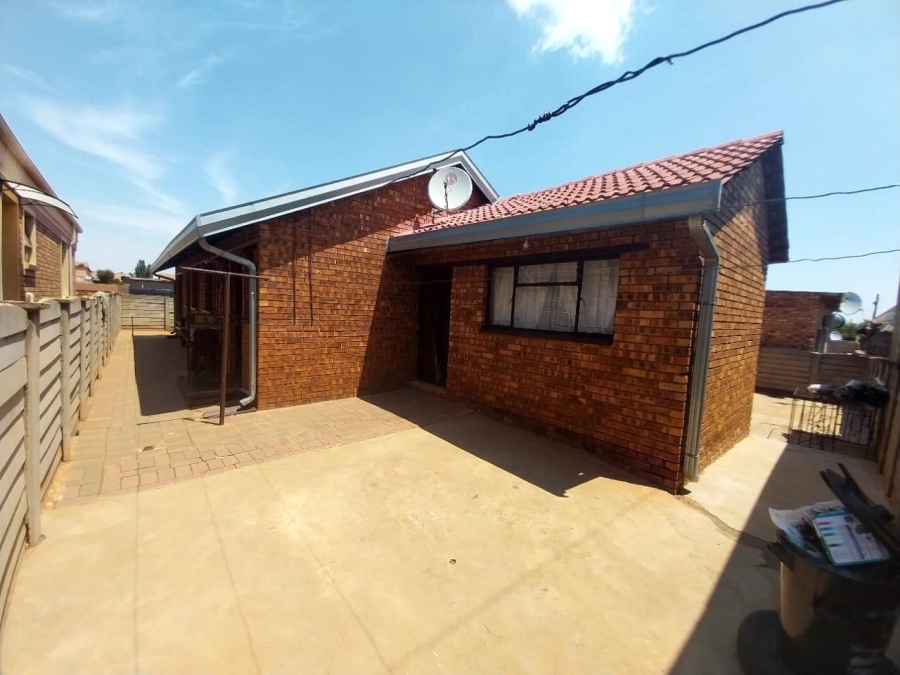 4 Bedroom Property for Sale in Maokeng Gauteng