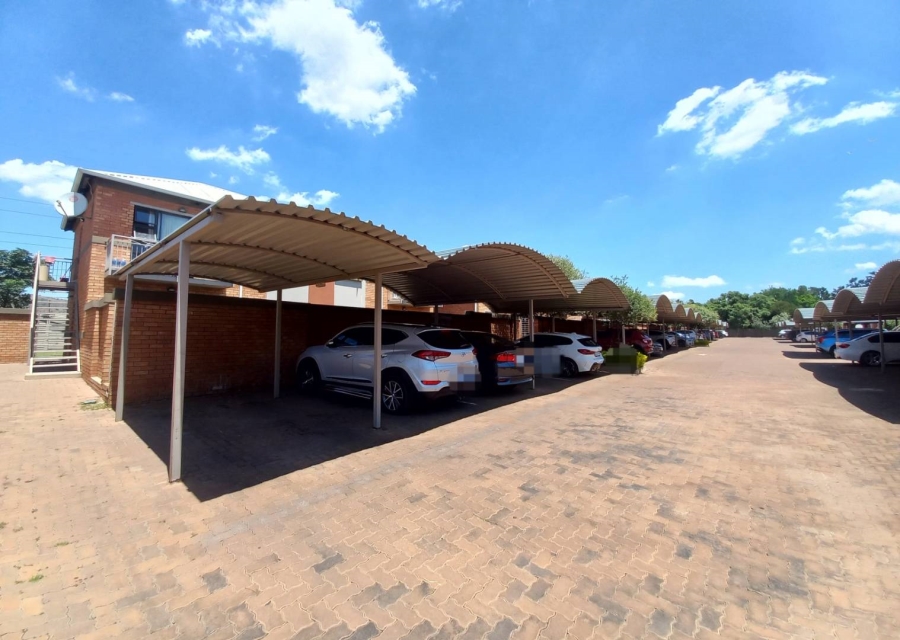 2 Bedroom Property for Sale in Andeon Gauteng