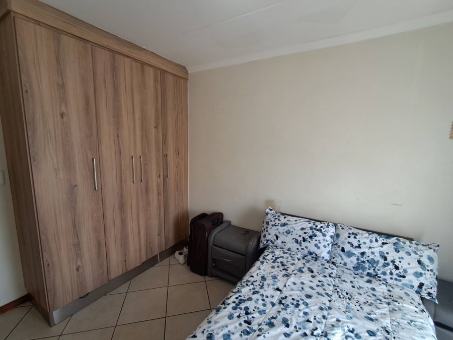 2 Bedroom Property for Sale in Monavoni Gauteng