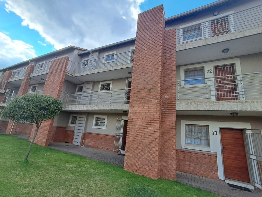 2 Bedroom Property for Sale in Monavoni Gauteng